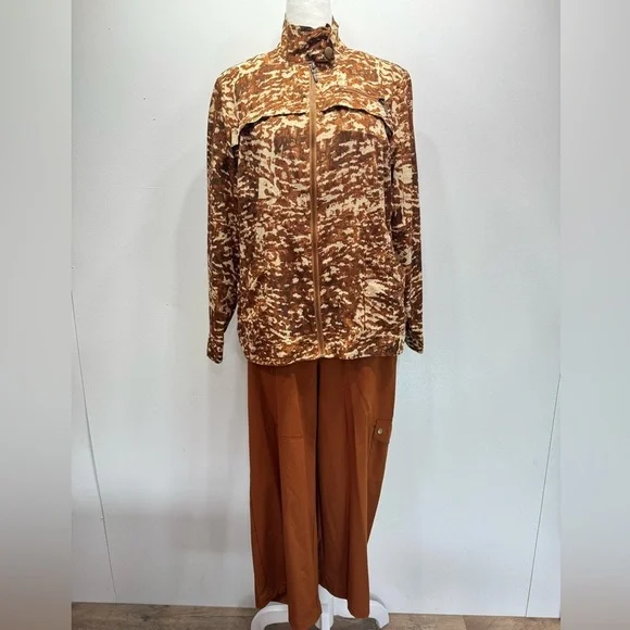 Chico’s 3 Piece Outfit Cropped Pants Cotton 3/4 Tee & Zip Front Jacket Size 1/M - Picture 2 of 15